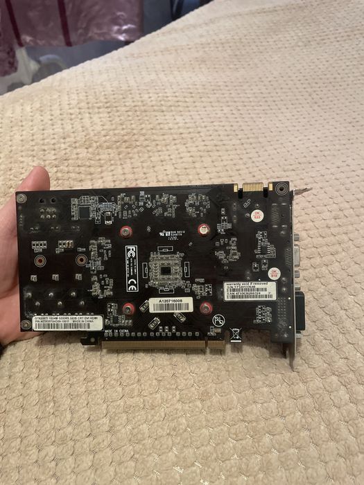 Продам видеокарту GTX 550 ti