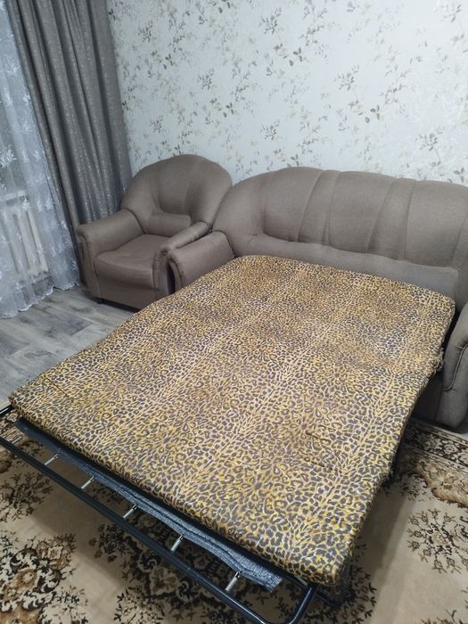 Продам диван и два кресла
