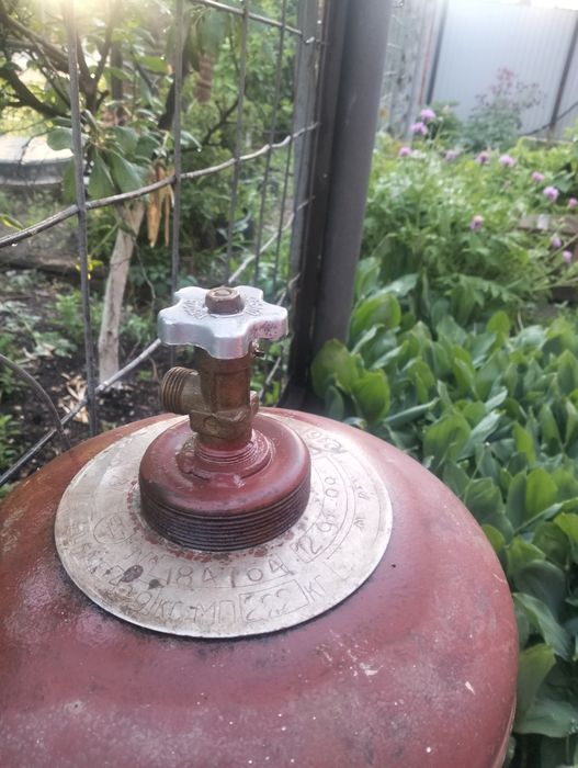 Продам газовые баллоны