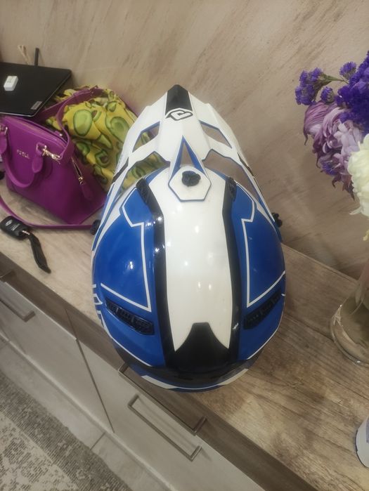 Каска с Ботуши Acerbic