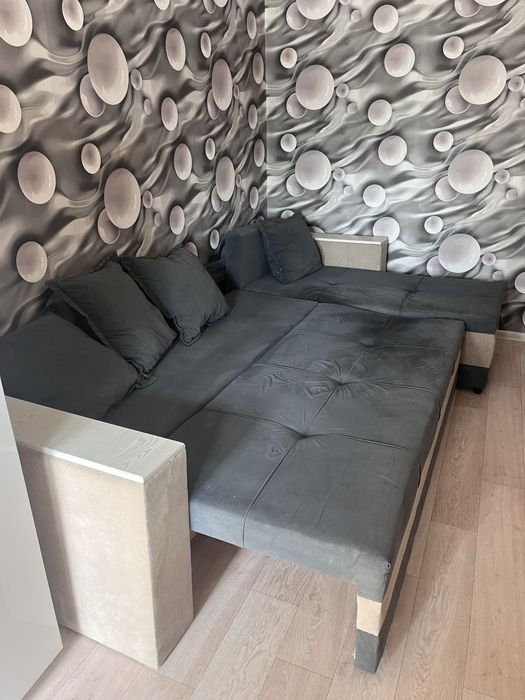 Продам угловой диван темно серого цвета