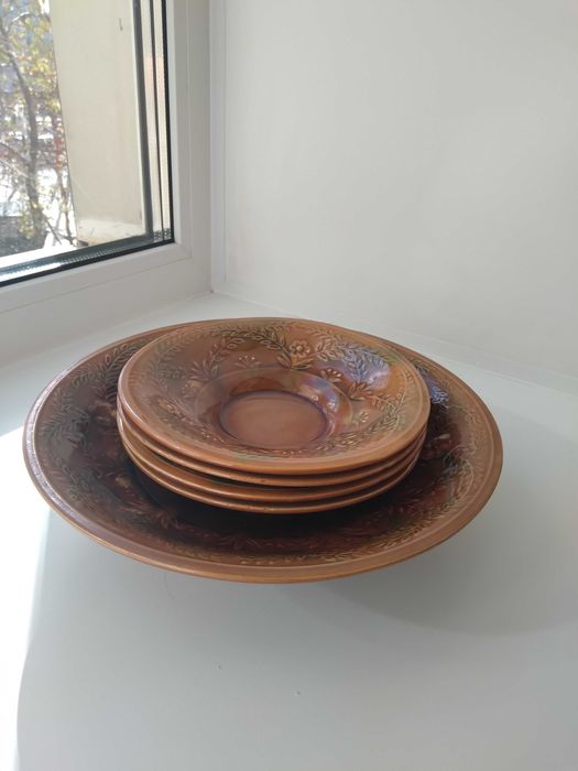 Продам набор тарелок