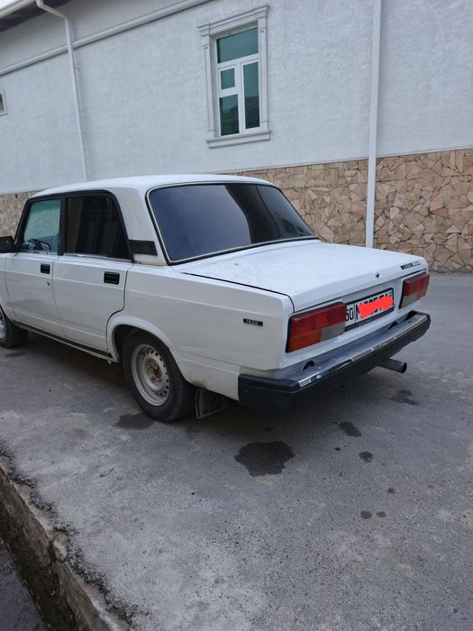 Lada 2105 sotiladi
