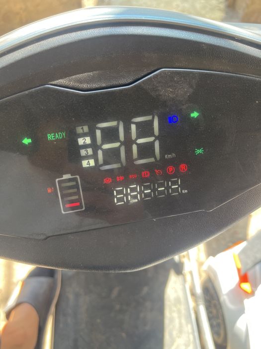 Скутер сотилади срочно