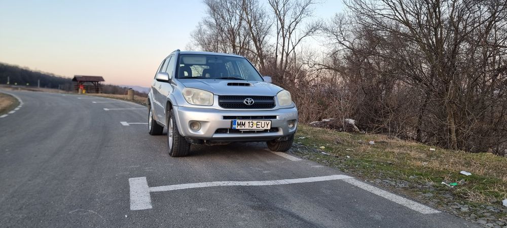 Vând  s-au schimb Toyota Rav4 2005