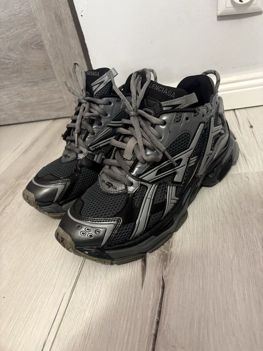Balenciaga runner grey