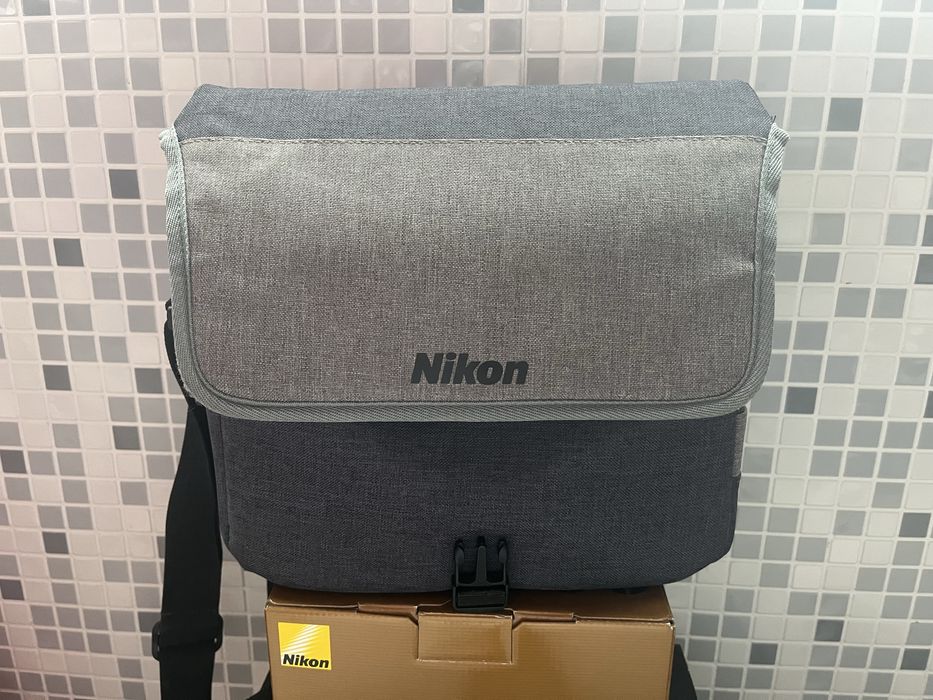 Продавам Nikon D7500 + външна светкавица Godox