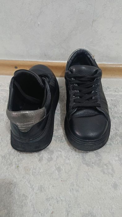 Ботинки кожанные  женские