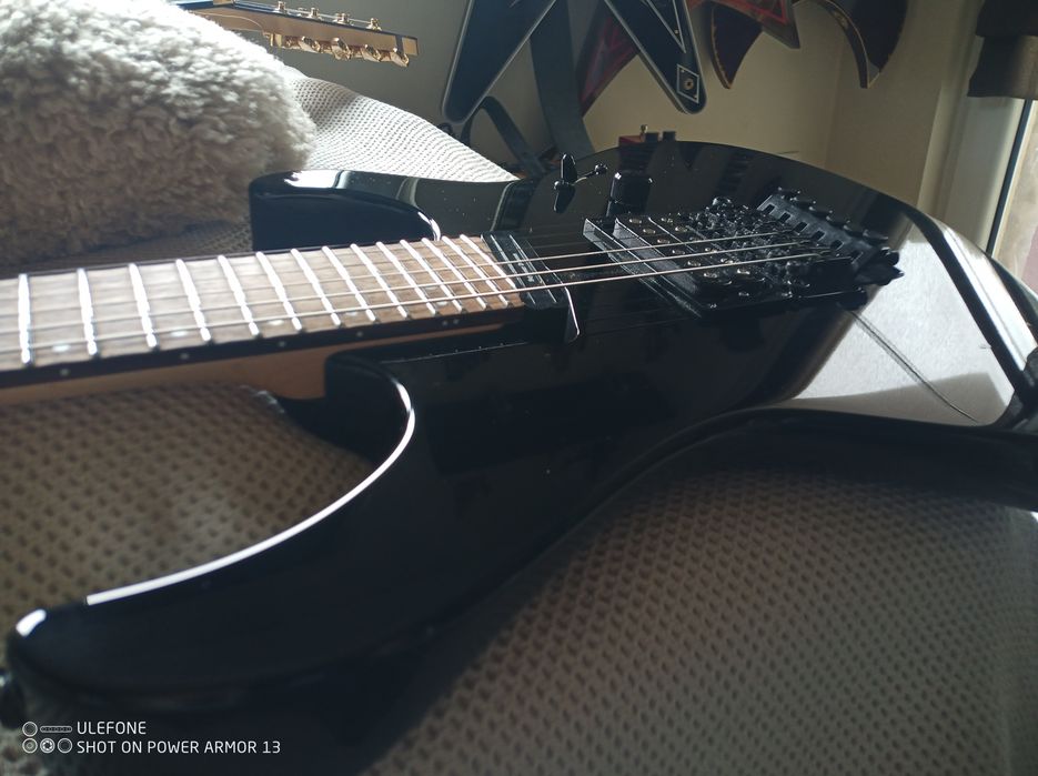 Продавам електрическа китара ESP