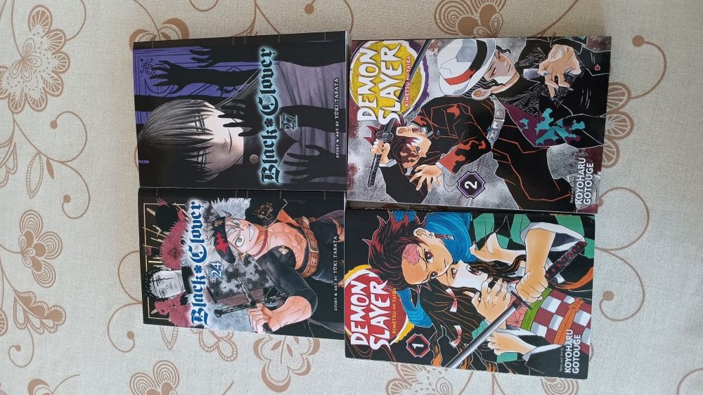 Манга на български и английски