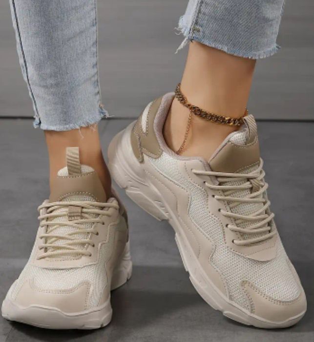 Кроссовки женские