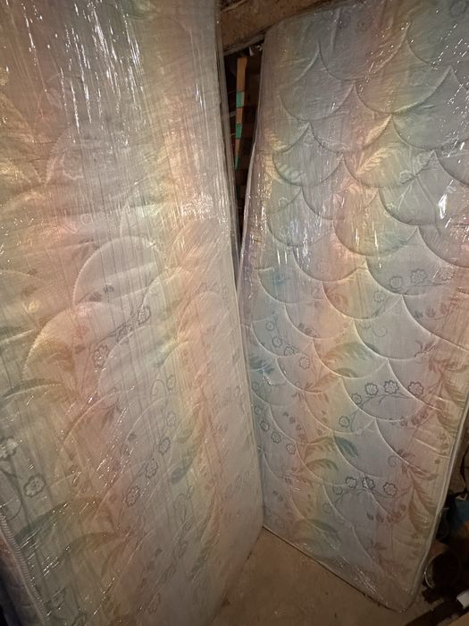 Дървени подматрачни рамки + матраци 190х80