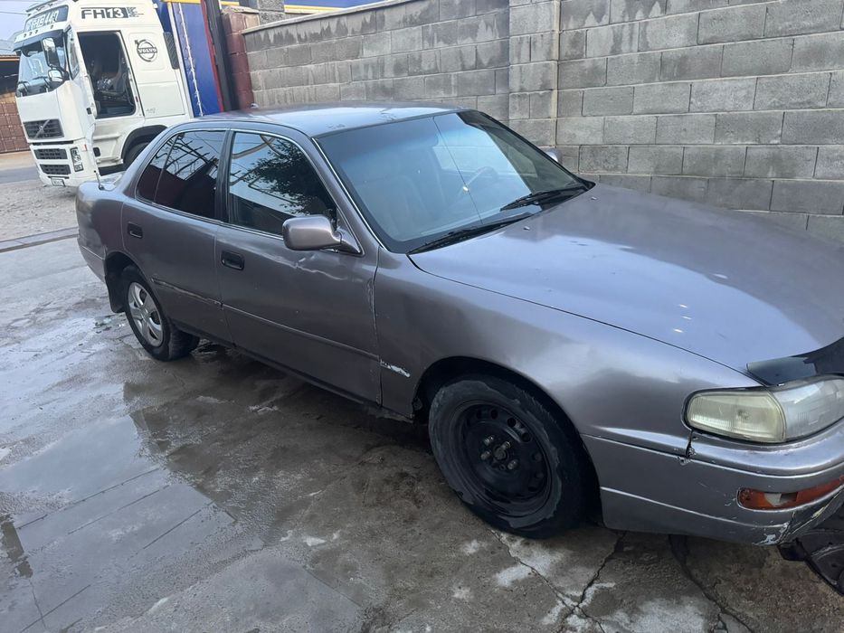 Toyota camry 1993 года