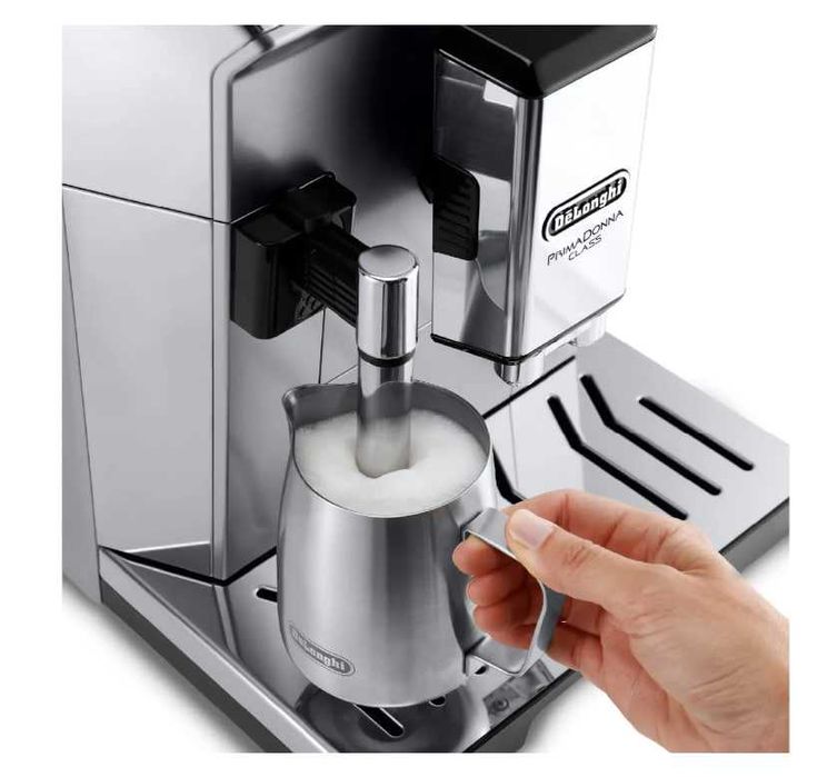 Кофемашинка Delonghi в отличном состоянии