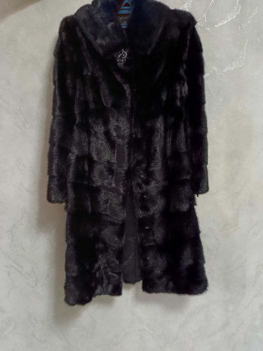 Продам норковую шубу