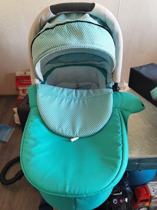 Продавам бебешка количка