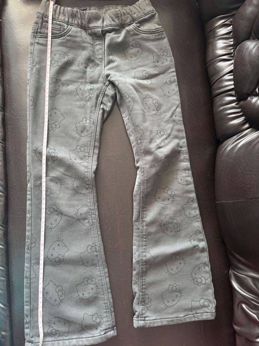 Pantaloni flausati fetiță C&A hello kitty mărimea 134