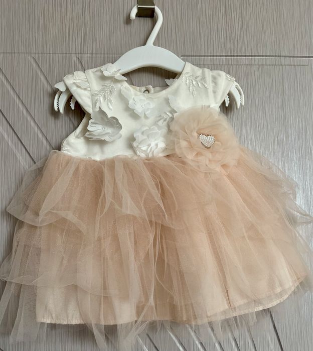 Ефектна рокля за бебе 6-9м