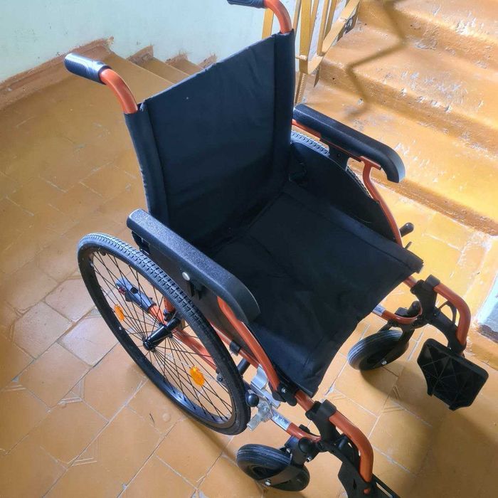 Продам инвалидное кресло