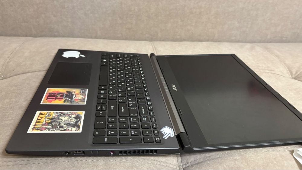 Acer Aspire 7 A715-42G