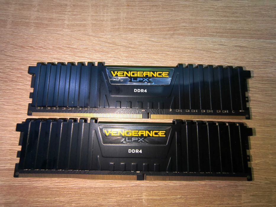 Rami Corsair Vengeance LPX 2x8GB DDR4, 3000MHz, CL15