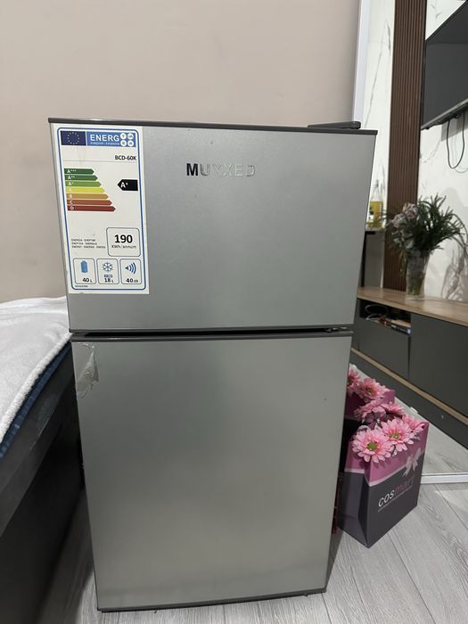 Продам мини холодильник