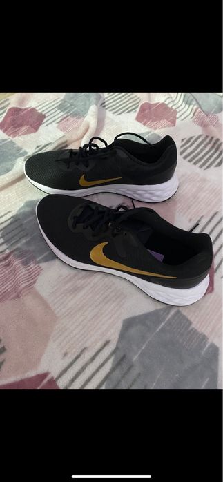 Adidasi nike sport