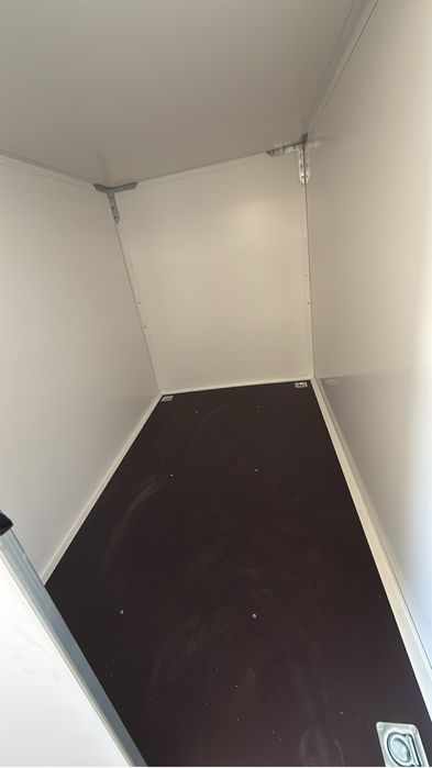 Remorcă furgon 2 axe fără frână, 260× 150 × 180 cm – aproape nouă