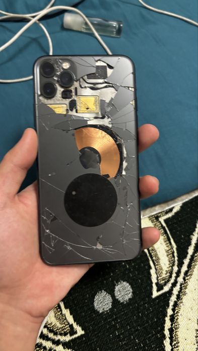 Продам аифон 11 про макс