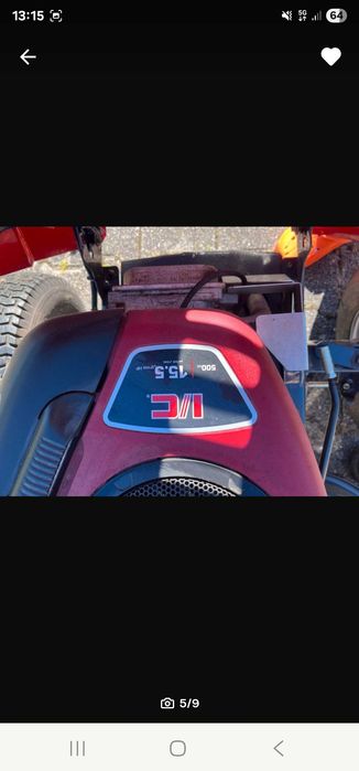 Tractor de tuns iarbă