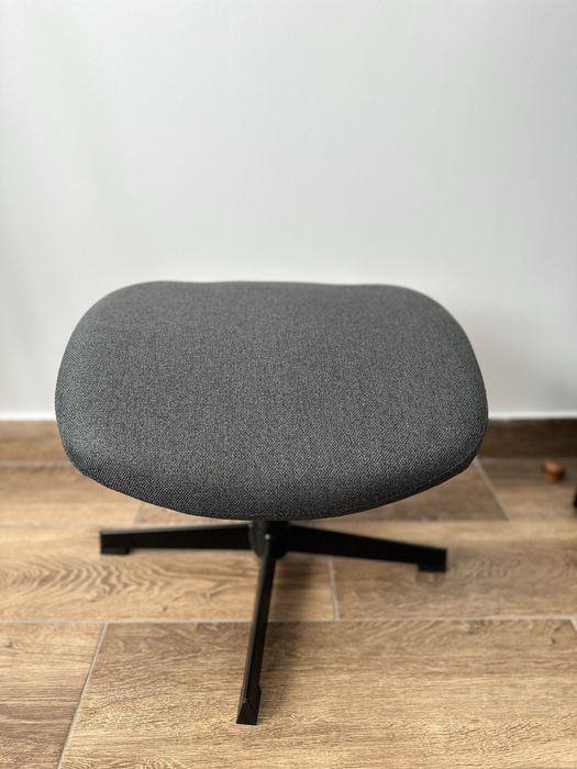 Taburet/Scaun NOU, cadrul din oțel si șezut placaj și spumă. 200 Kg