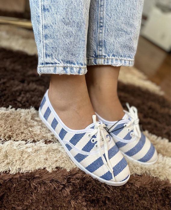 Продам новые текстильные кеды