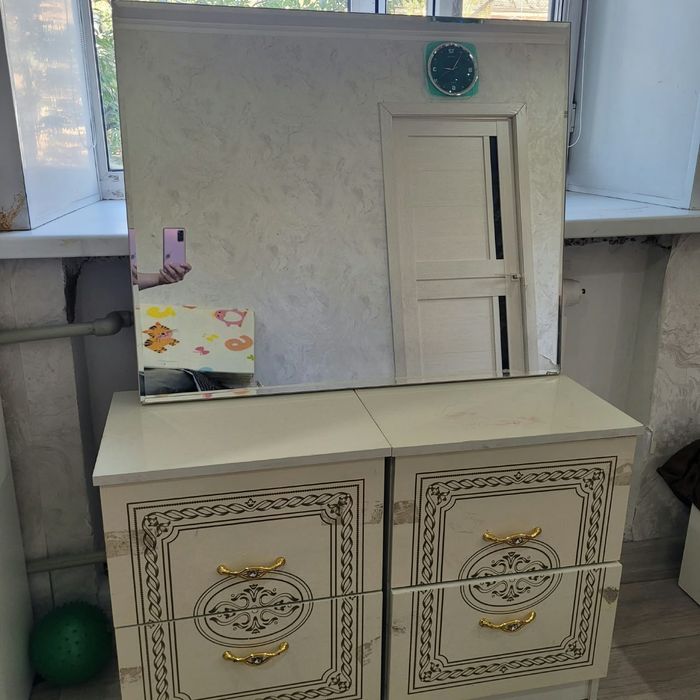 Продам тумбы с зеркалом