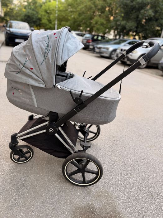 Бебешка количка Cybex Priam с бродерия