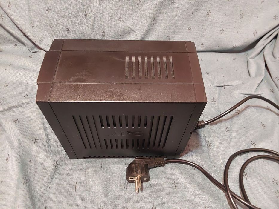 UPS  sursă neîntreruptibilă APC BX500CI
