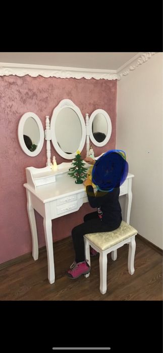 Masa de toaleta pentru machiaj