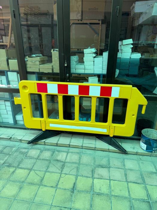 дорожное ограждение пластикого