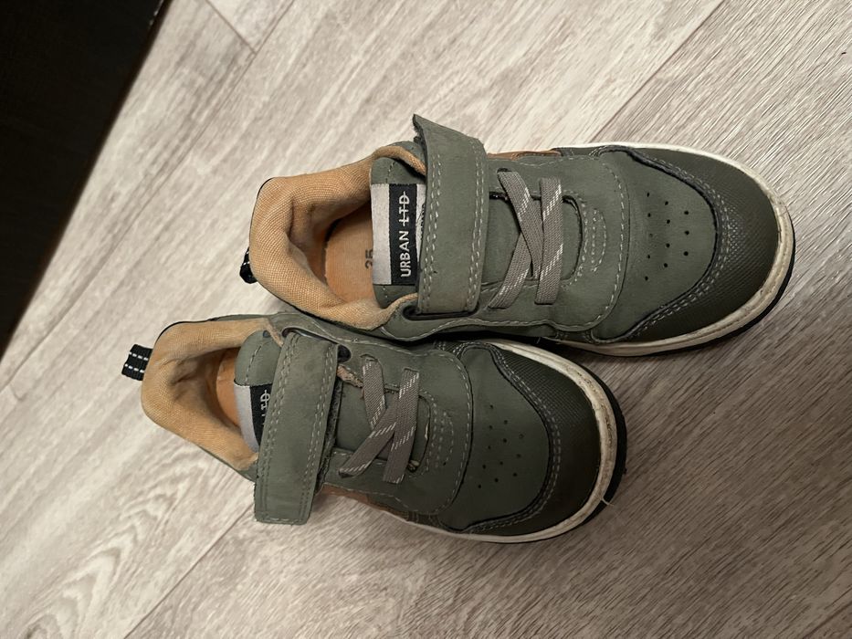 Продам кроссовки для мальчика!