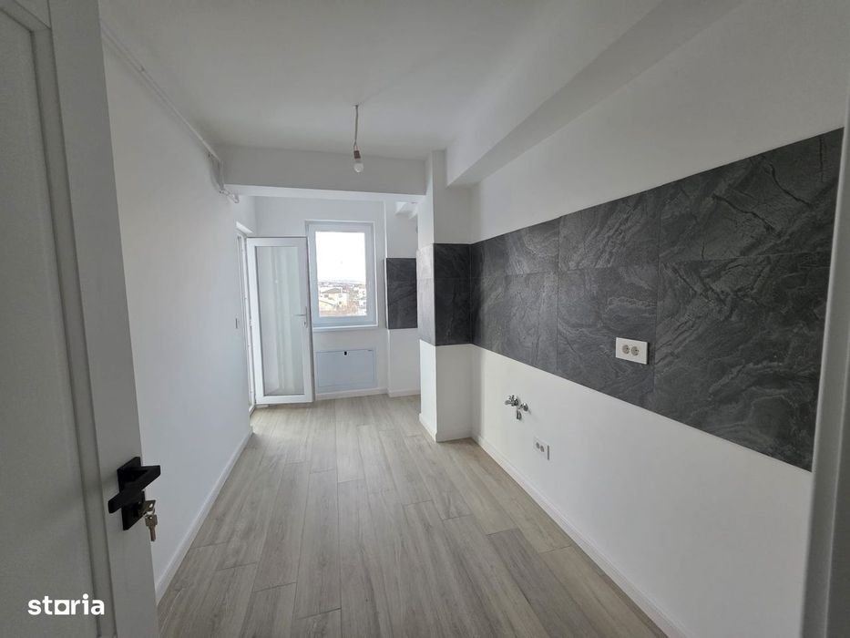 Apartament 2 camere - Etaj 1, balcon închis - Str. Soarelui, Păcurari