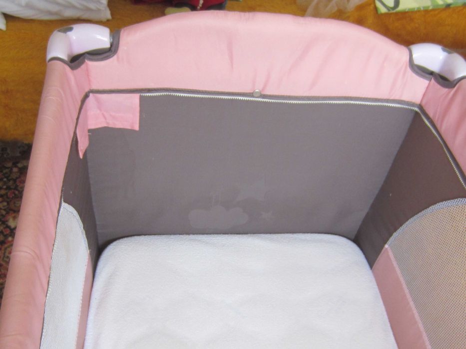 Детско легло - кошарка за спане и игра MONI Sleepy с матрак