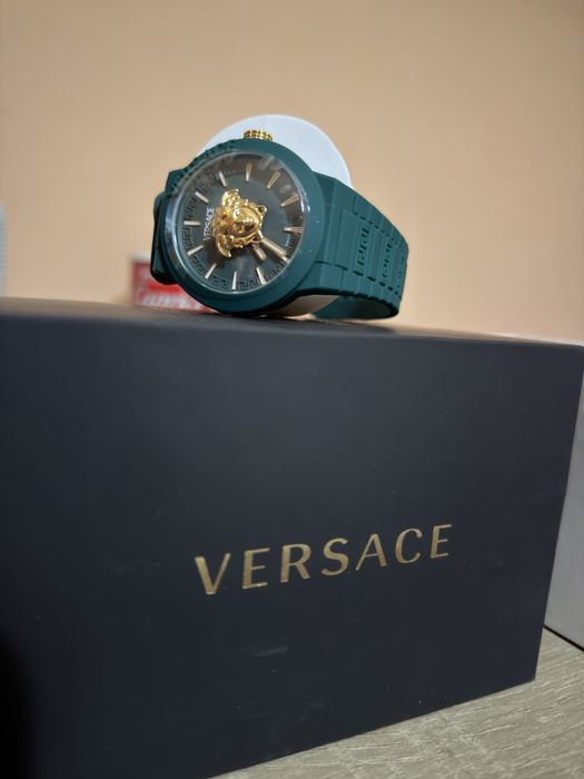 Versace мъжки нов оригинален часовник