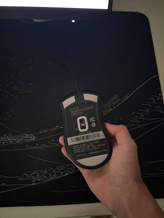 Продается мышка Razer DeathAdder Essential