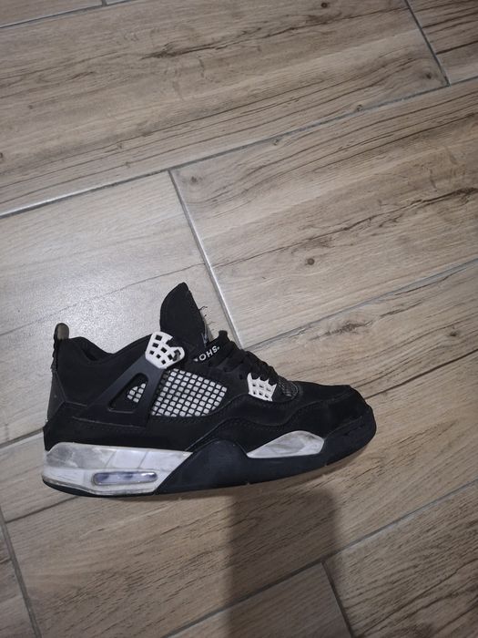 Jordan 4 white thunder