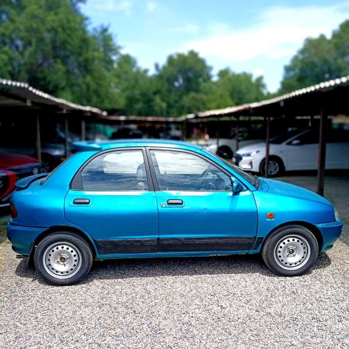 Mazda 121 II (DB) 1992