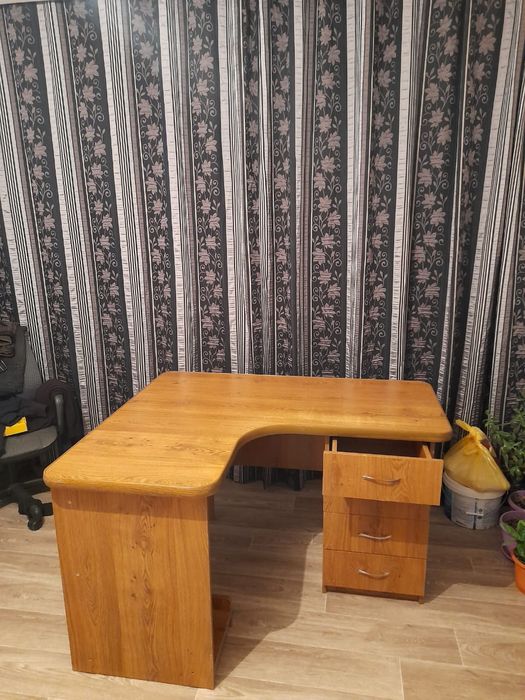 Столы офисные 2 шт.