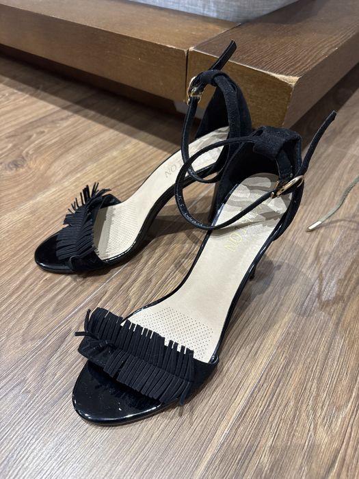 Продам туфли черные