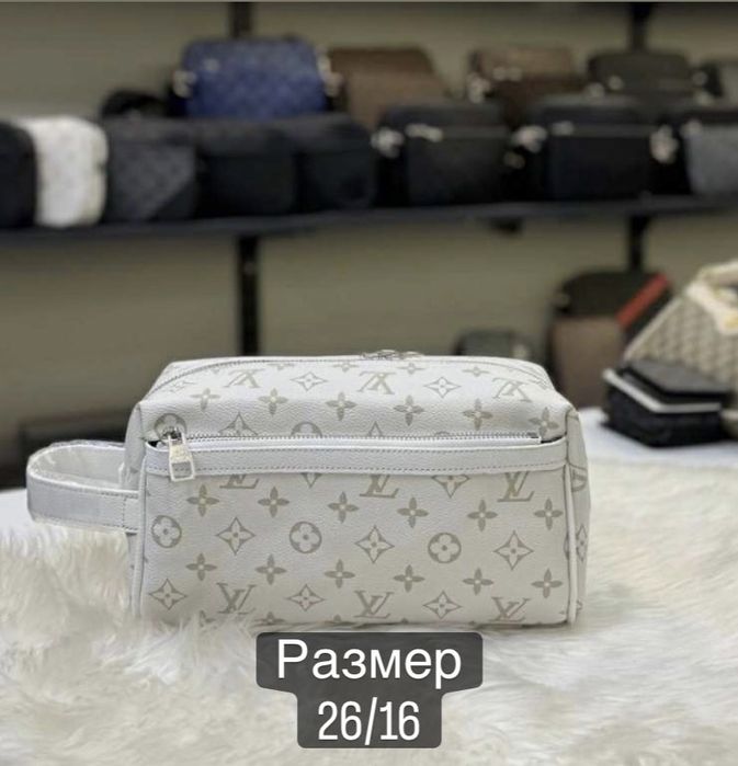 Мъжка чанта / Мъжки чанти Louis vuitton / Hugo /  портмонета / несесер