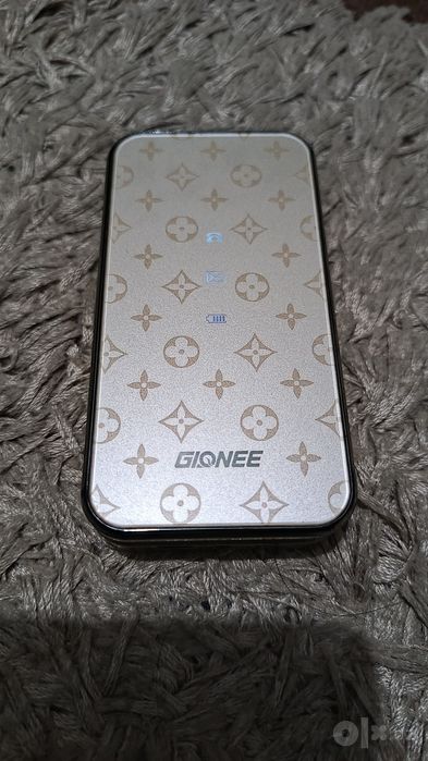 Продам Glonee телефон для запчасти
