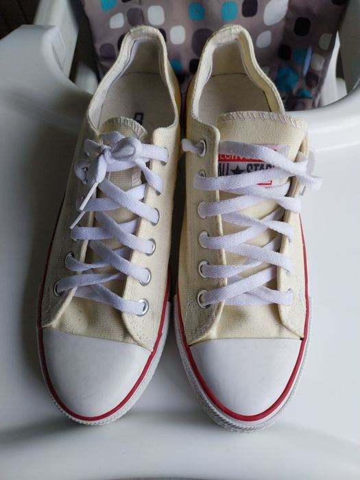 Converse teniși crem