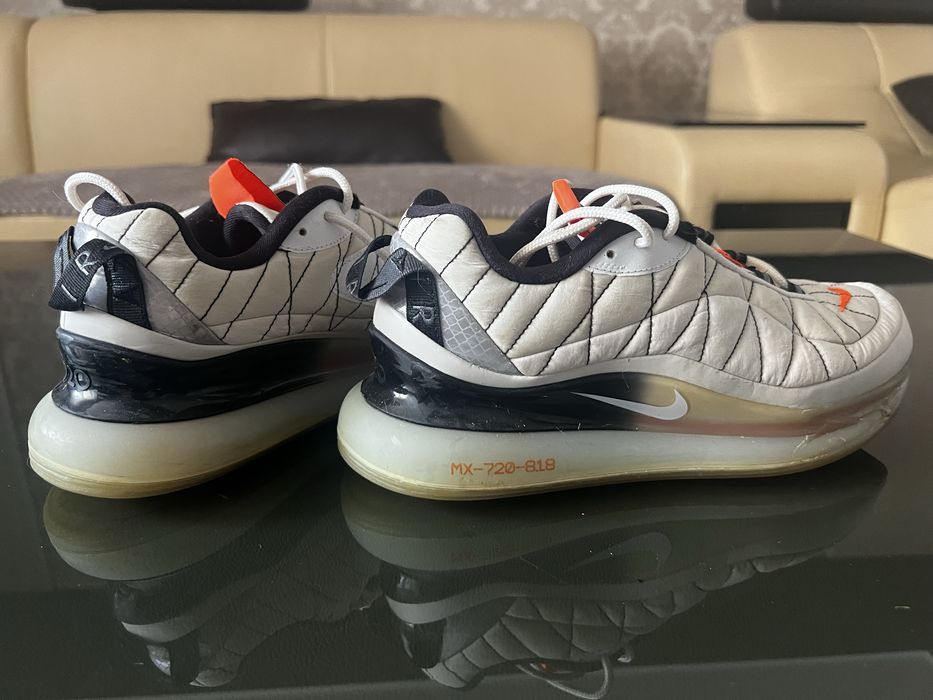 Nike Air Max 720-818